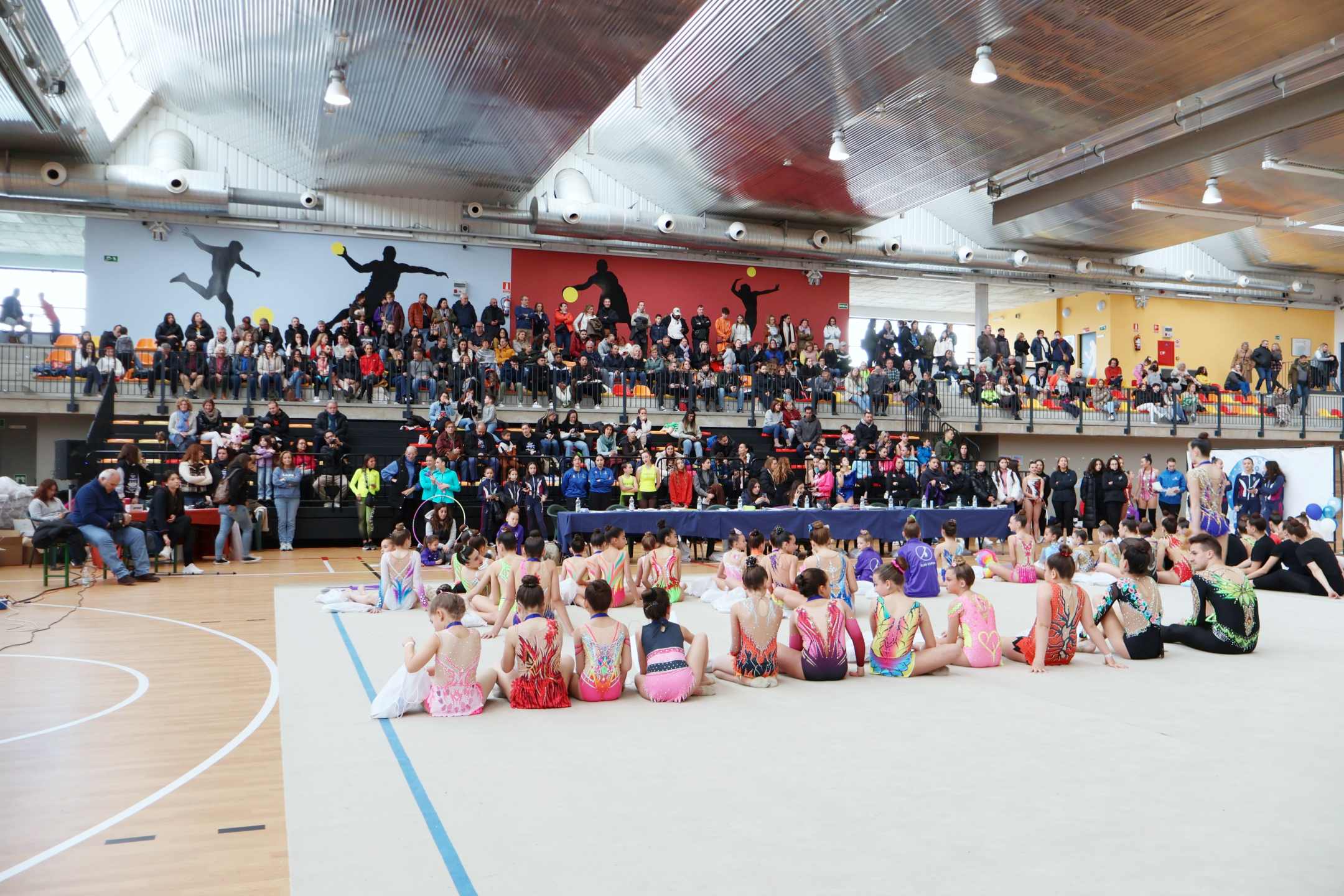 El IV Trofeo Nacional de Gimnasia Rítmica 'Yebes-Valdeluz' ha congregado a 24 clubes de Castilla-La Mancha, Madrid y Canarias en el Centro Deportivo Municipal de Valdeluz