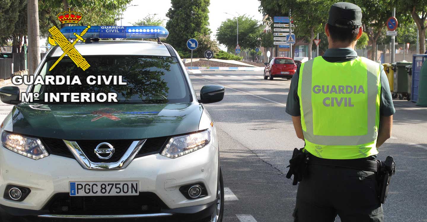 La Guardia Civil de Guadalajara detiene a 2 personas por robo en un establecimiento comercial de Villanueva de la Torre