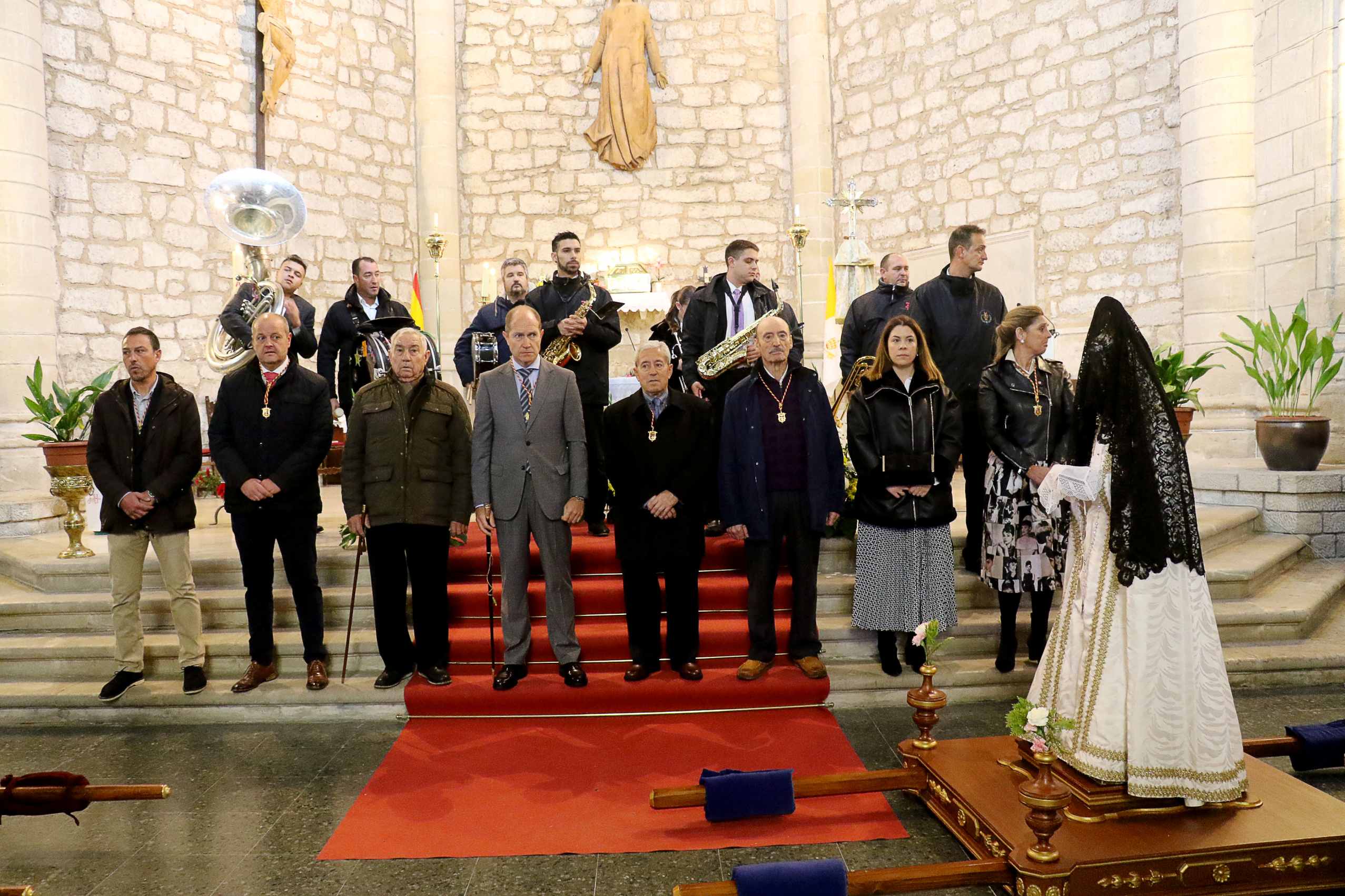 La Procesión del Santo Encuentro se hace en el interior de la Iglesia de Pareja 