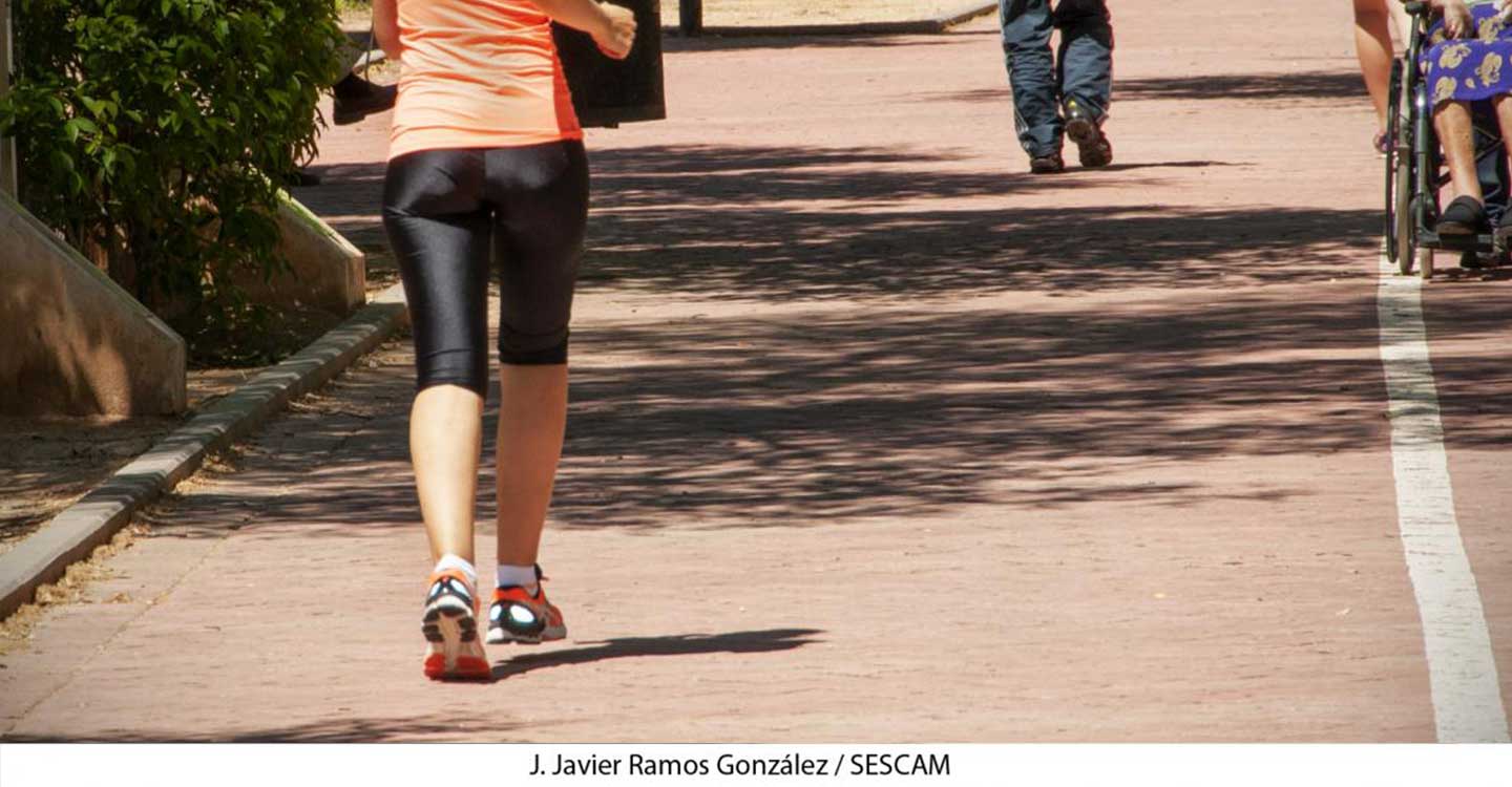 Los profesionales sanitarios recomiendan una buena preparación y la reanudación gradual de la actividad física para evitar lesiones y otros problemas