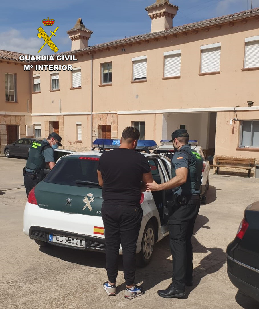 La Guardia Civil detiene a tres personas por robo en Cifuentes