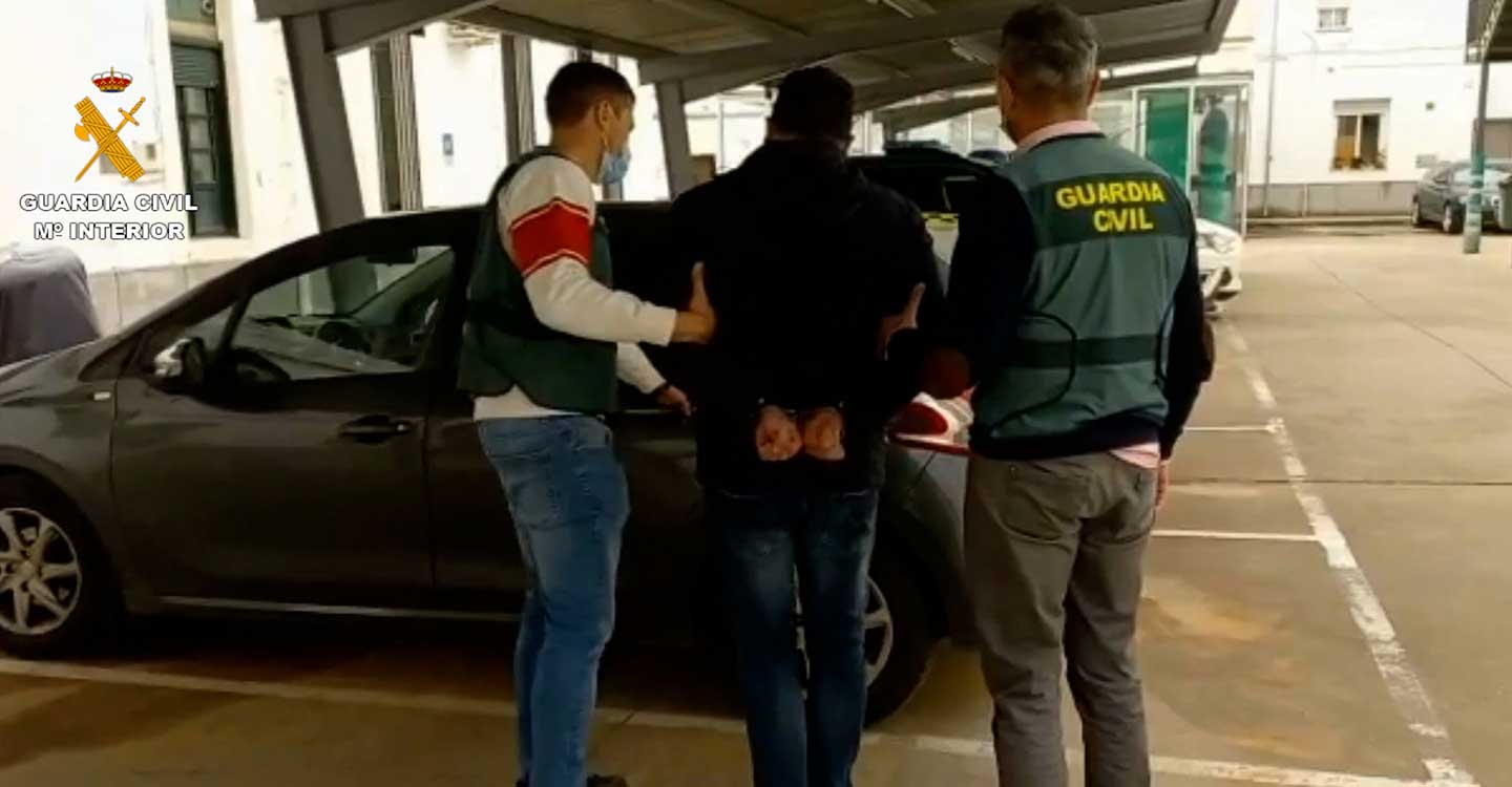 La Guardia Civil detiene a un escurridizo estafador especializado en el sector de la caza