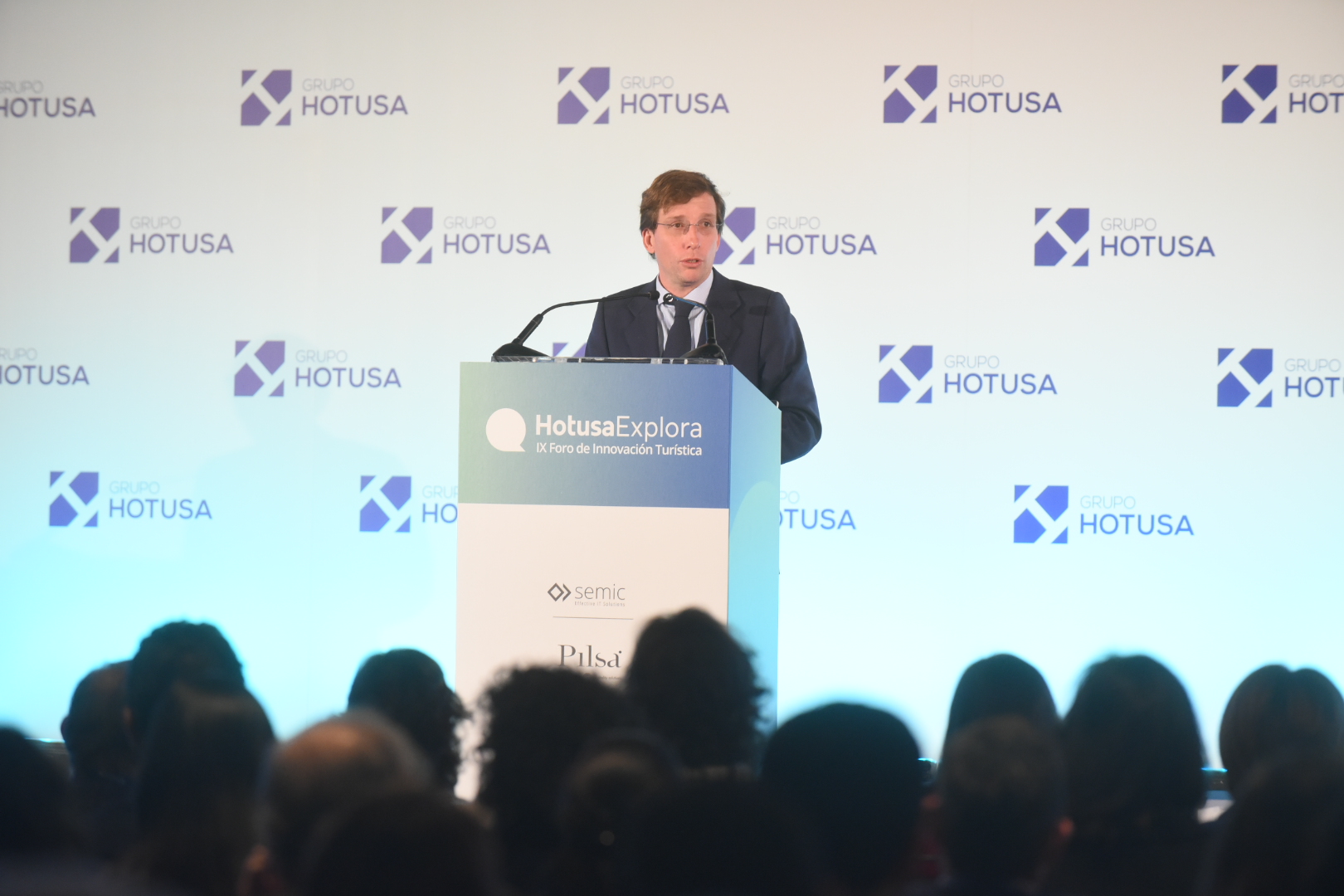 El alcalde de Madrid, José Luis Martínez-Almeida inaugura la IX edición del Foro Hotusa Explora