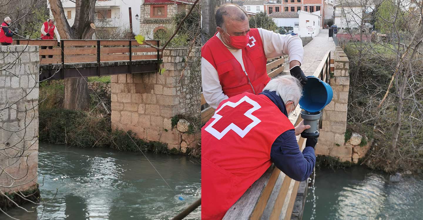 Asociación Hombre y Territorio (HyT) y Cruz Roja realizan en el marco del Proyecto LIBERA una campaña de muestreo y análisis de microplásticos en más de 50 ríos y playas de España