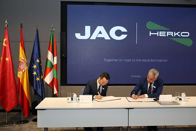 HERKO TRUCKS y JAC MOTORS firman un acuerdo para impulsar la comercialización de camiones propulsados por BioAutogás en Europa