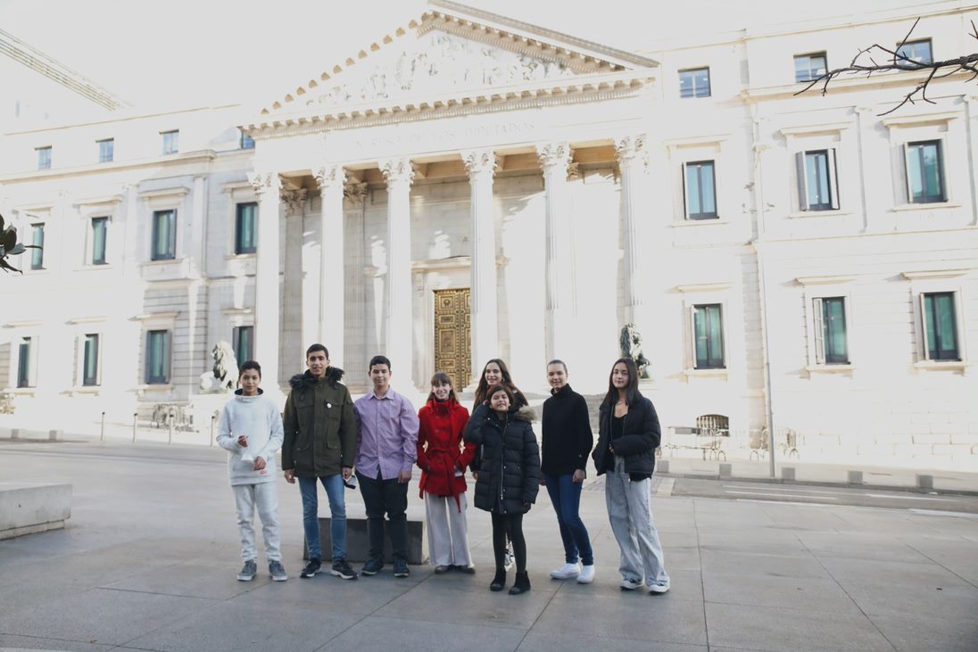 Chicos y chicas se reúnen en el Congreso de los Diputados con la Comisión de Infancia y Adolescencia 