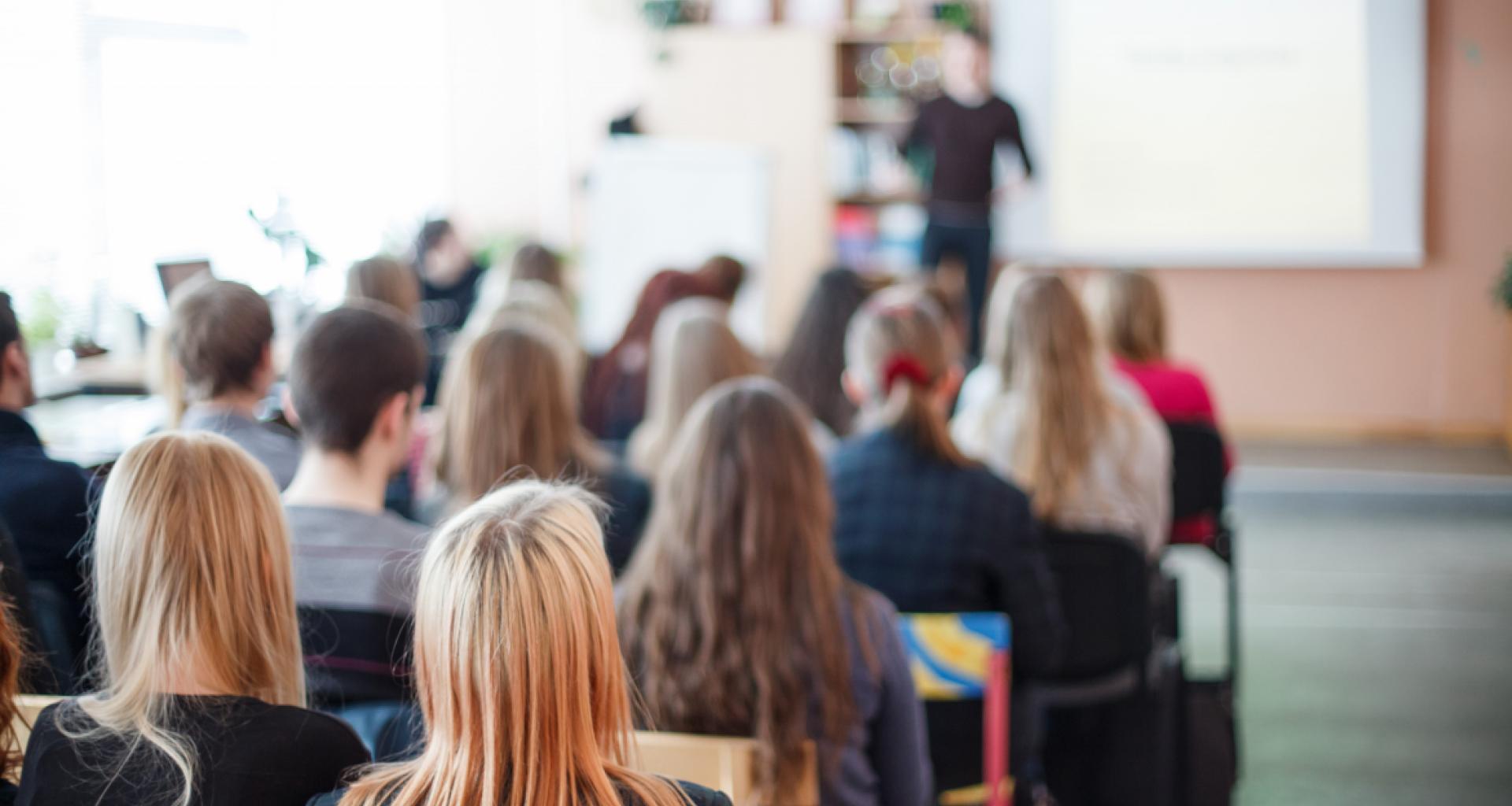 La Comunidad de Madrid autoriza 1.210 nuevas plazas de docentes, investigadores y personal en las universidades públicas