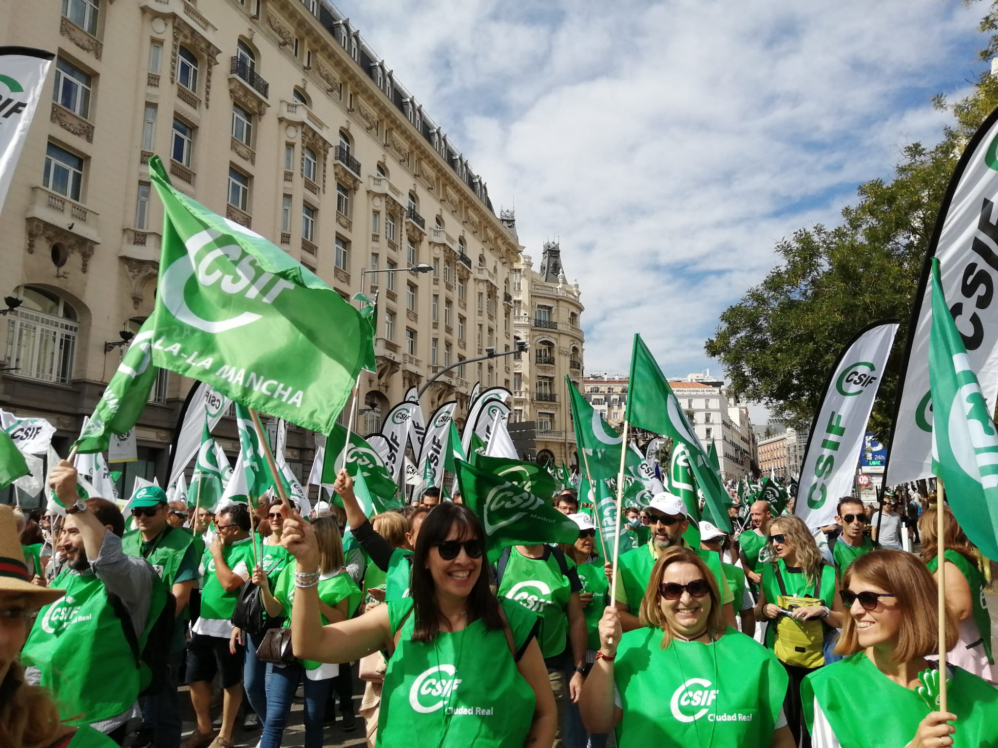 Decenas de miles de trabajadores salen a la calle para gritar ‘Basta’ a Sánchez, exigir medidas económicas eficaces y una subida salarial justa