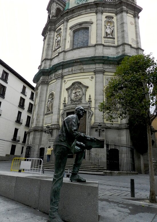 Estatua El Lector