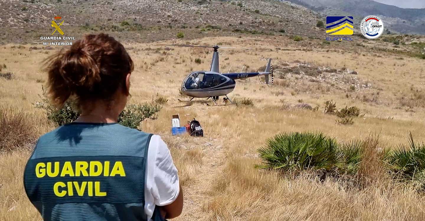 La Guardia Civil en colaboración con la OFAST y Europol desarticula una organización que introducía droga en España con helicópteros 