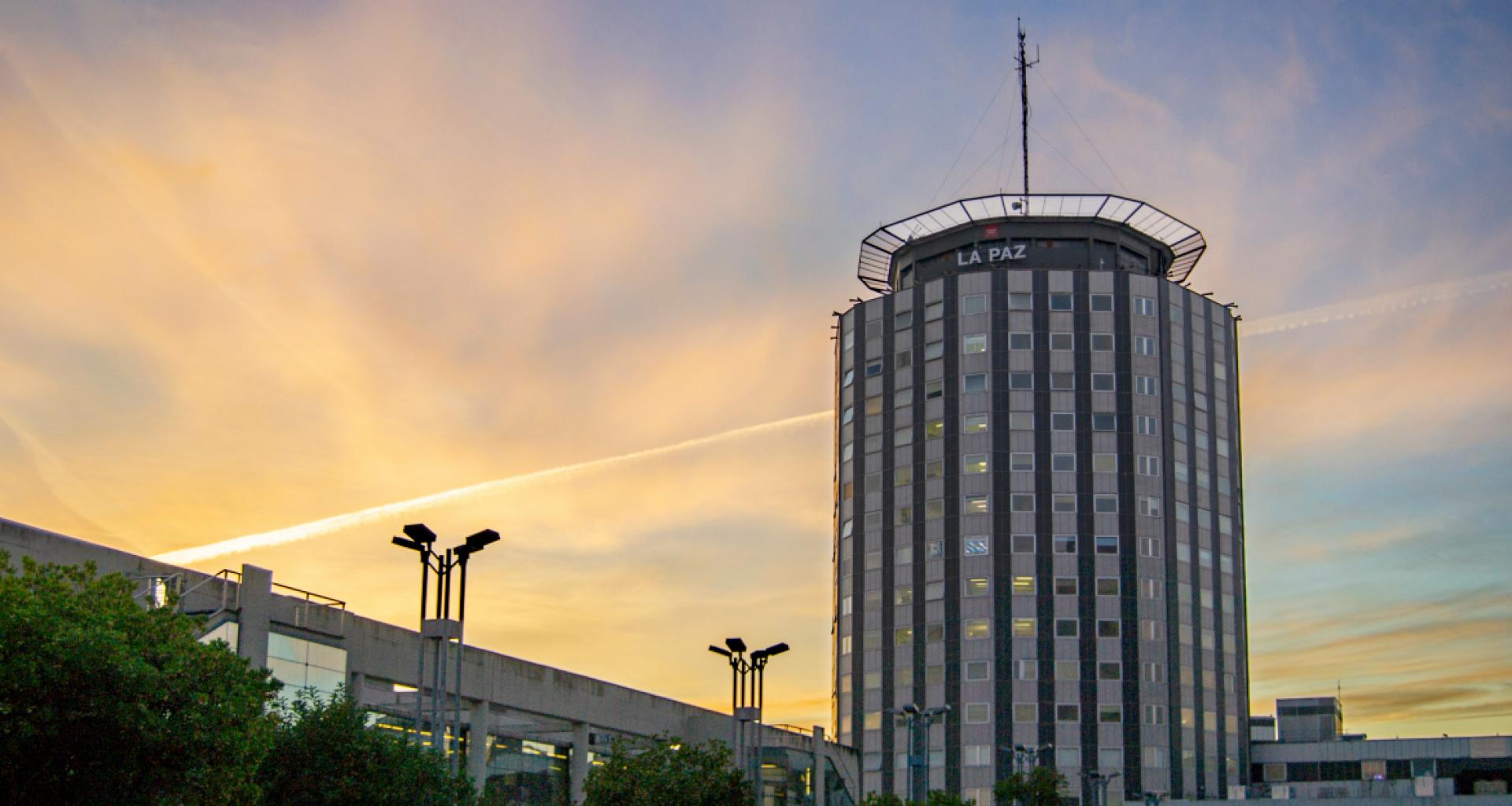 El Hospital público La Paz de la Comunidad de Madrid, primer centro de España en colocar una consola cardíaca que permite la movilidad hasta el trasplante