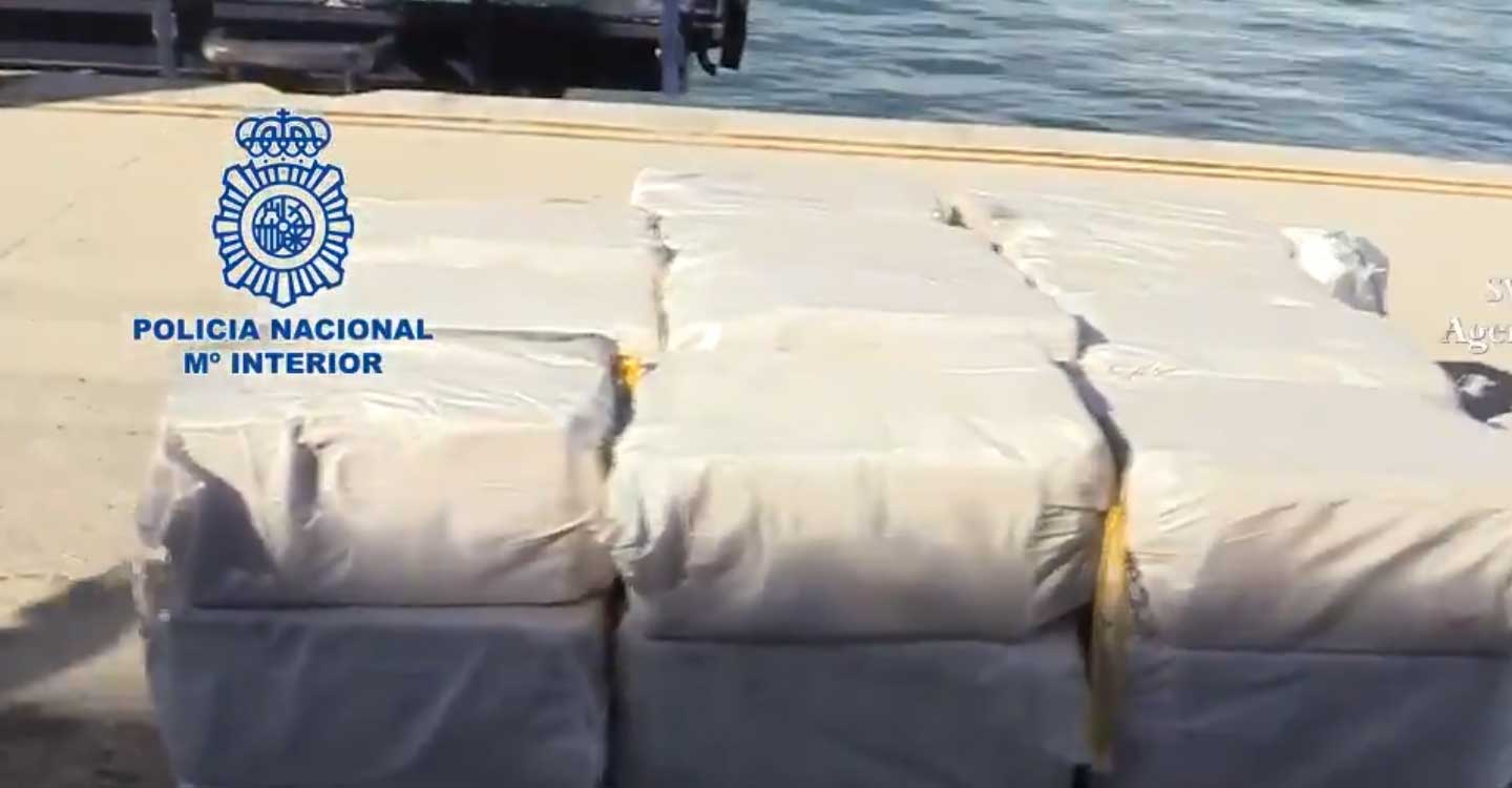 Intervenido un velero con 2.500 kilos de cocaína procedente del Caribe y con rumbo a la zona de Canarias