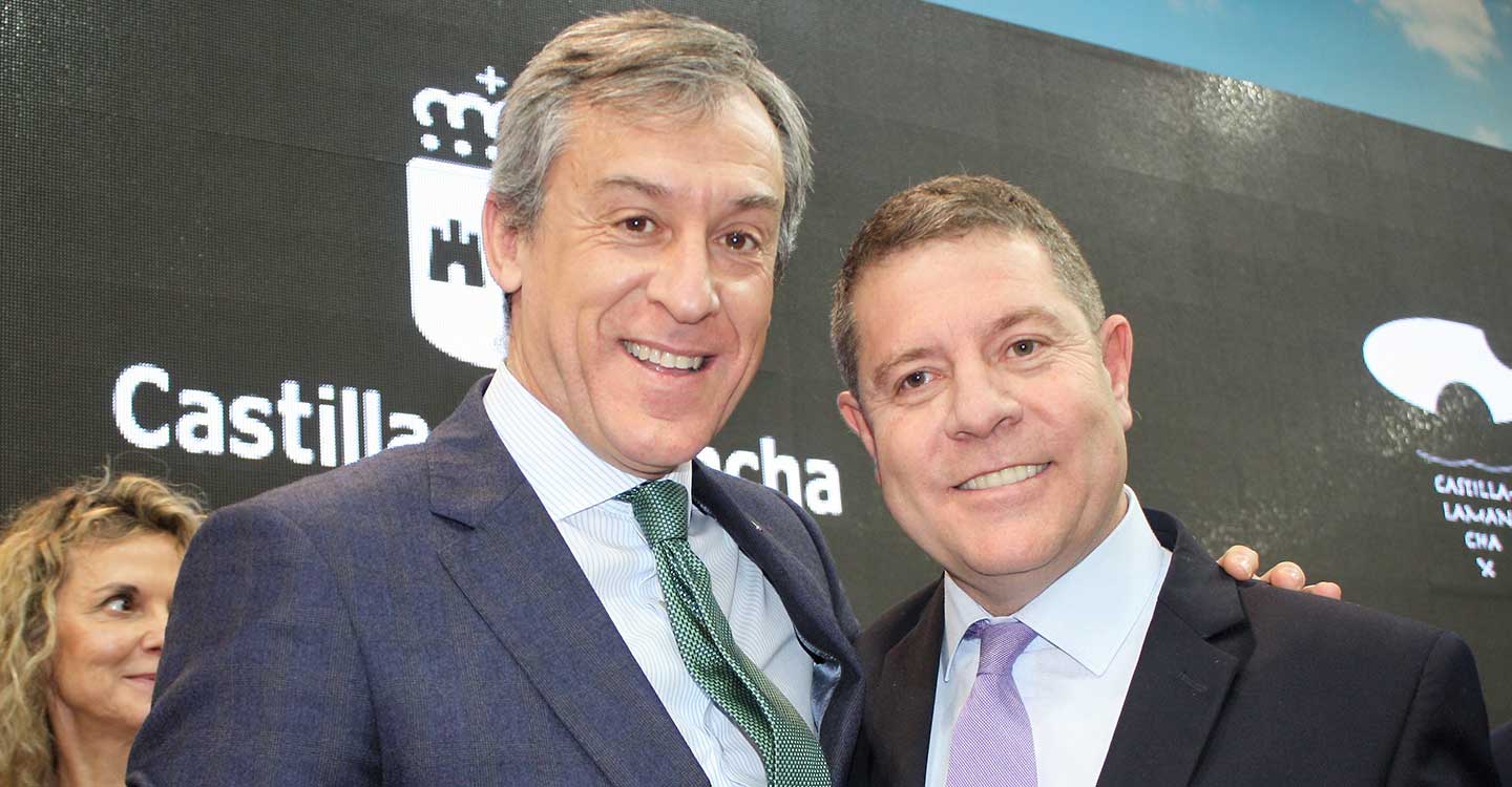 El presidente de Eurocaja Rural visita Fitur en su 40 aniversario