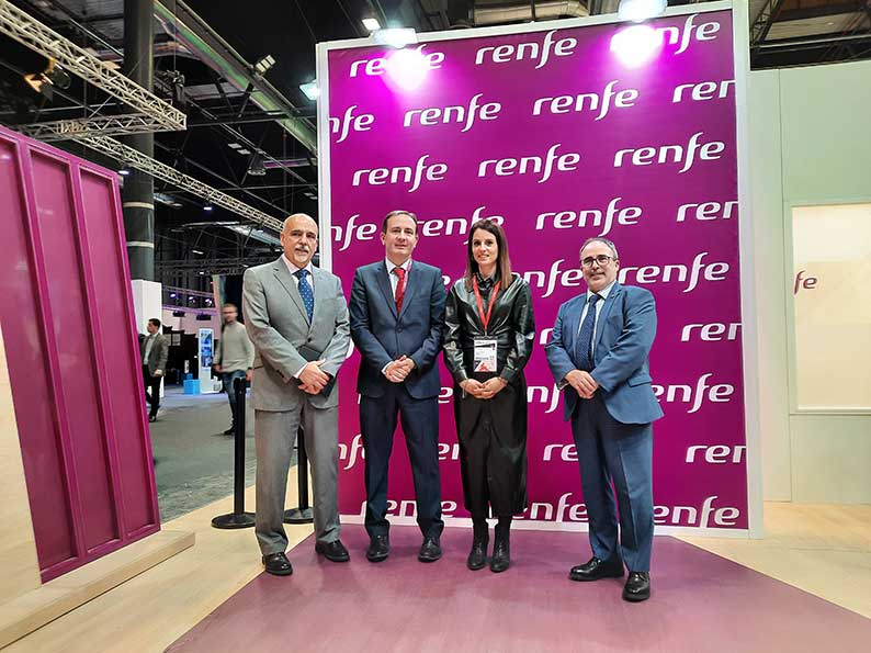 Renfe y la Junta de Extremadura presentan los trenes turísticos de esta comunidad para 2023