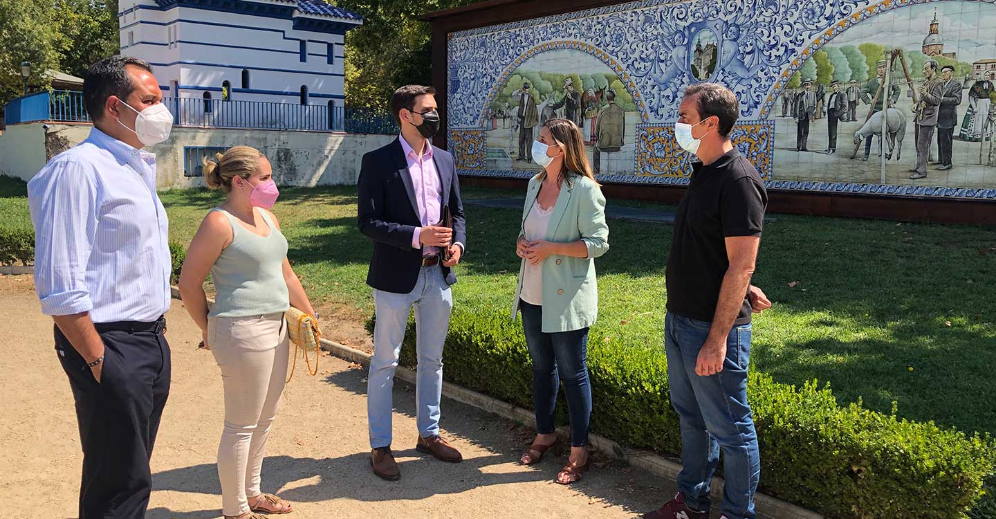 Agudo muestra el apoyo del PP al sector ganadero y pregunta a Page si apoyará la reprobación al ministro Garzón el próximo jueves en las Cortes regionales