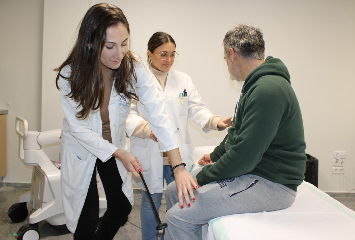 Castilla-La Mancha impulsa un innovador proyecto para transformar y mejorar la atención a pacientes con esclerosis múltiple 