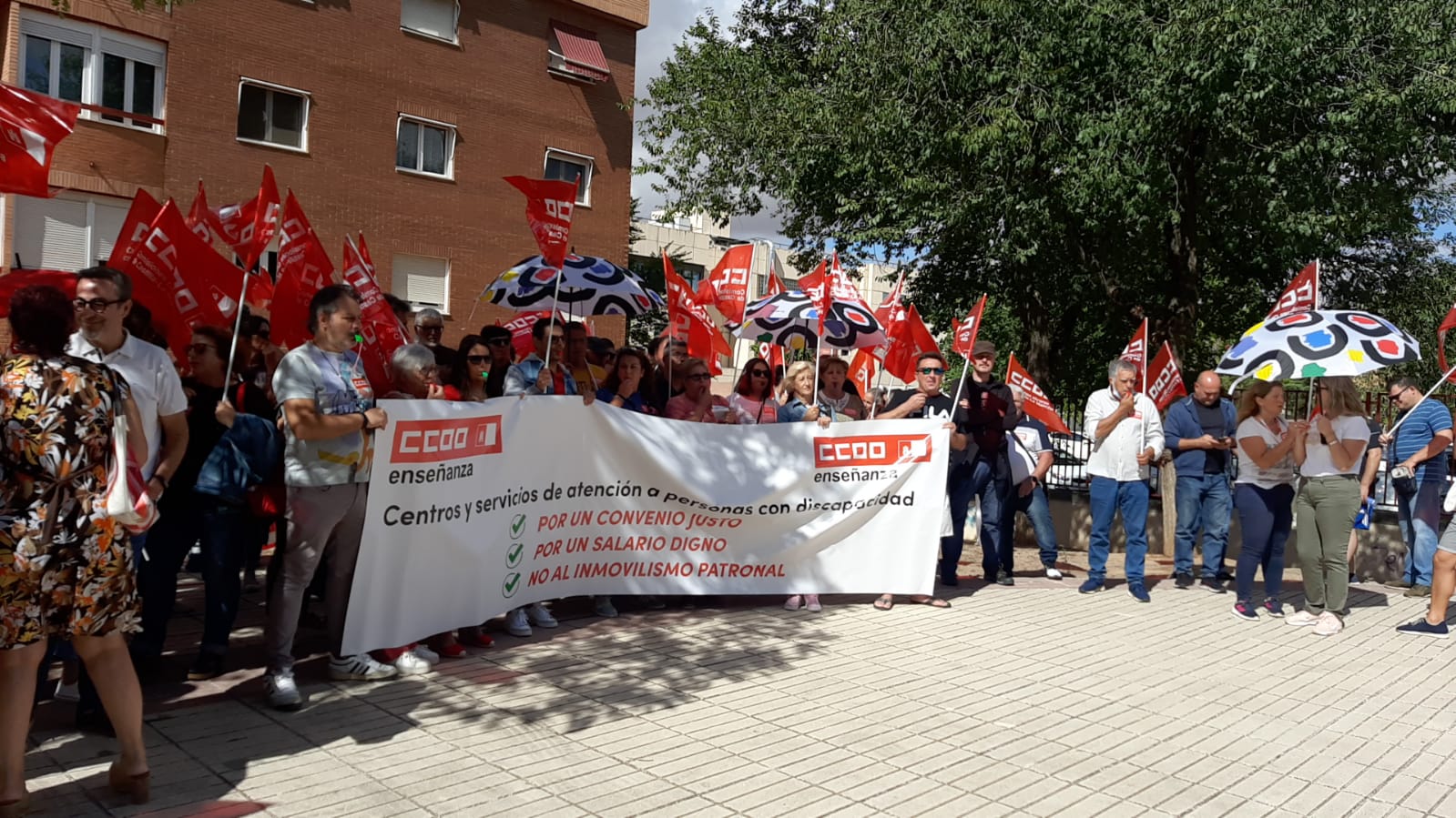 CCOO se concentra en Toledo para exigir un convenio digno para más de 10.000 trabajadores del sector de atención a la dependencia de CLM que no están dispuestos a perder más derechos