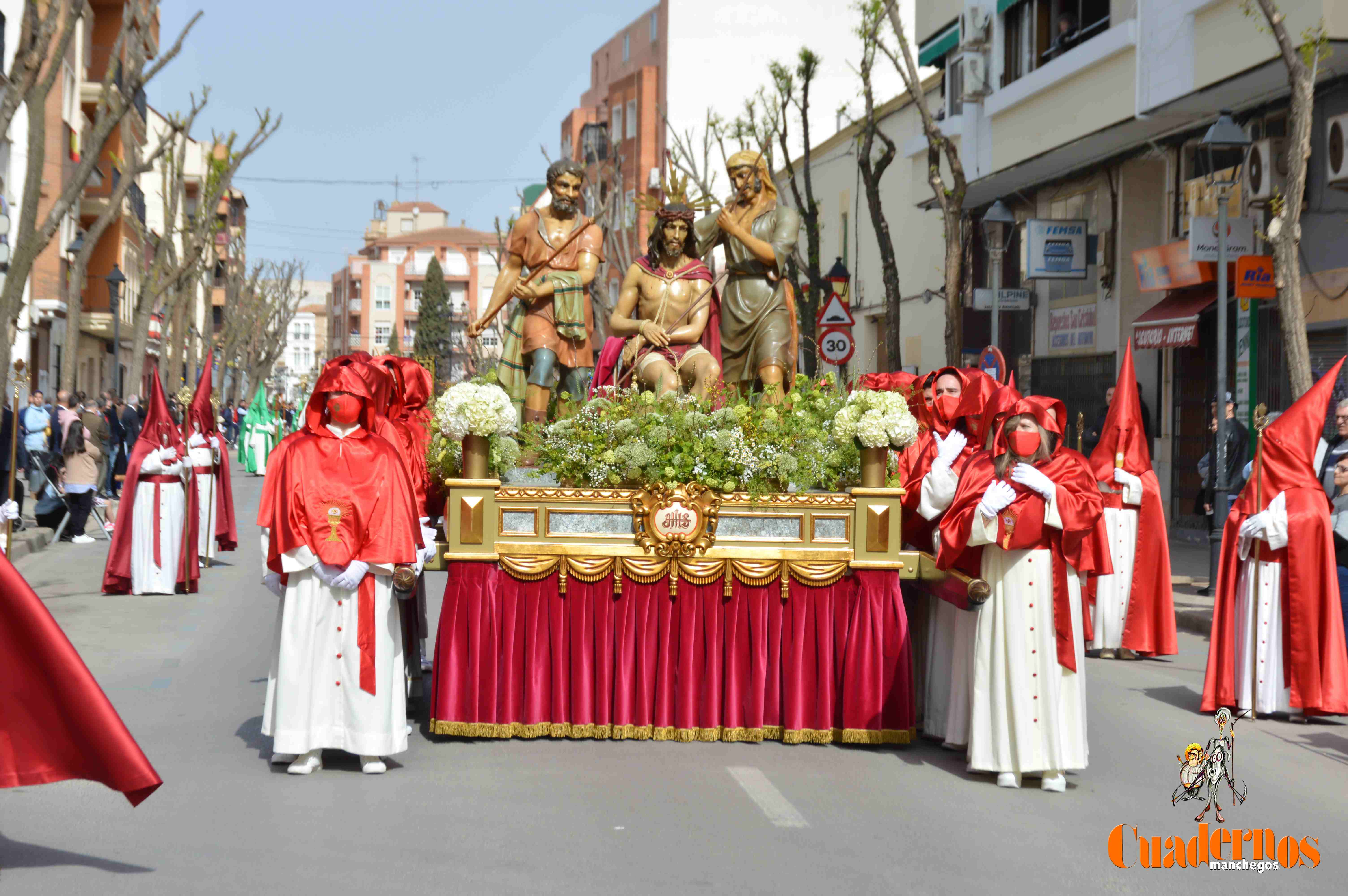 Recomendaciones del Colegio de Podología de Castilla-La Mancha para cuidar los pies en Semana Santa y evitar lesiones graves