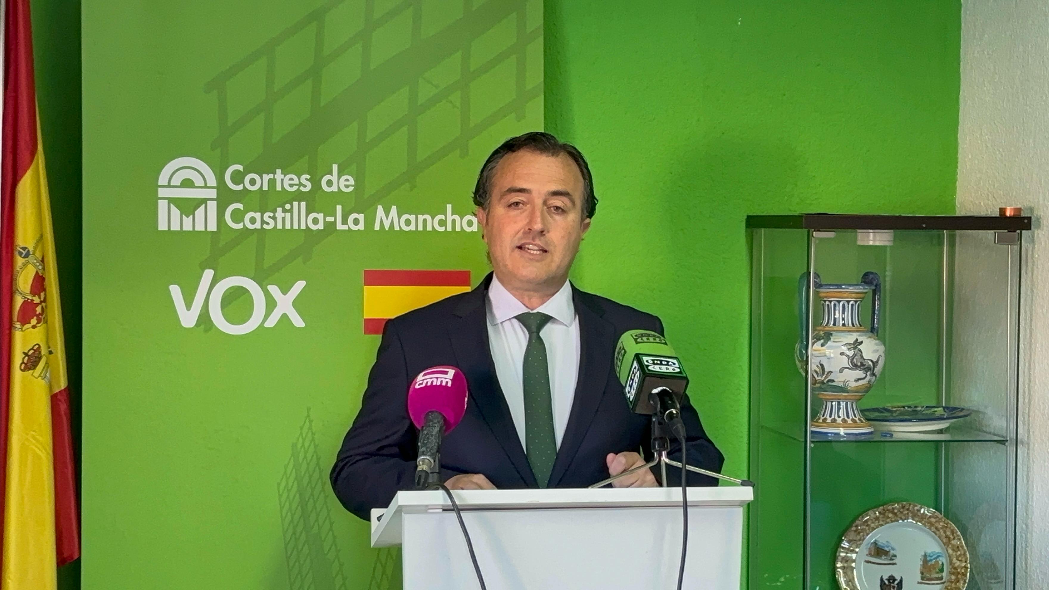 VOX C-LM critica con dureza que PSOE y PP acuerden aumentar el gasto en propaganda política
