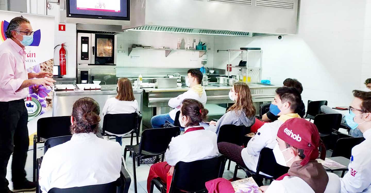 La DOP Azafrán de La Mancha impartirá más de 50 acciones de formación y promocionará la marca “Campo y Alma” en escuelas de Hostelería y universidades de toda España 