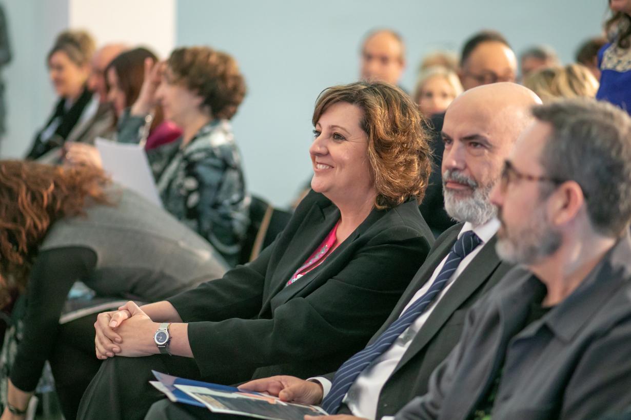 El empleo femenino protagoniza el 58 por ciento de los puestos de trabajo creados desde 2015 y la brecha salarial se ha reducido en casi 6 puntos en la región en este periodo