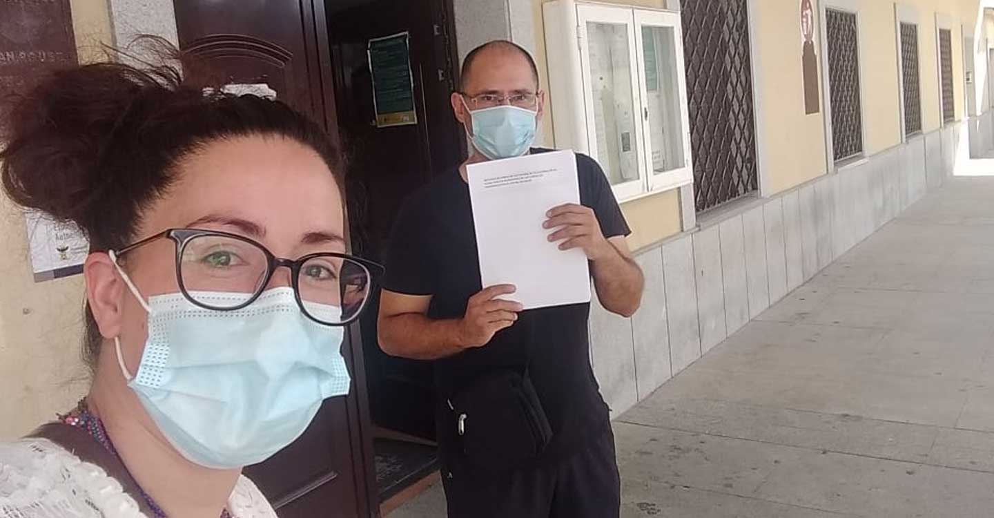 Presentan firmas en el Ayuntamiento de Villaluenga de la Sagra reclamando la reapertura de las consultas sanitarias