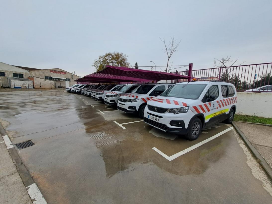 20 nuevas furgonetas destinadas a los equipos de conservación de la red de Castilla-La Mancha de carreteras 