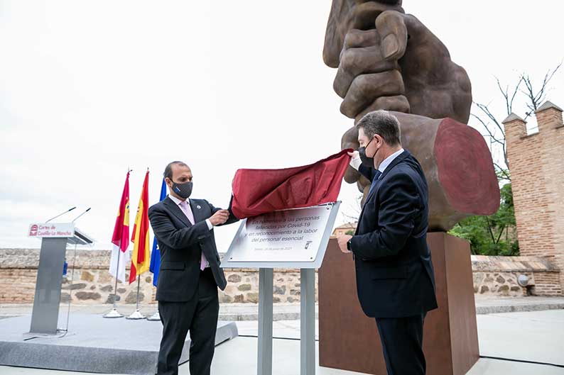 García-Page afirma que “no olvidar” es el mejor homenaje a las víctimas del Covid-19 y llama a la prudencia porque “aún hay que rematar al virus”