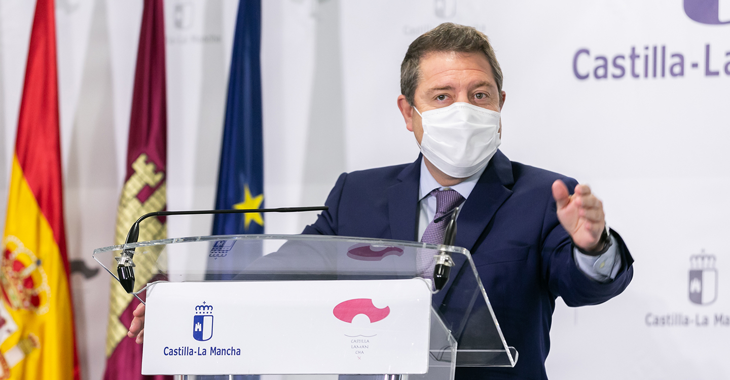 García-Page anuncia un nuevo reparto de dos millones de mascarillas “lavables y reutilizables” e insiste en la “prevención” para frenar al virus