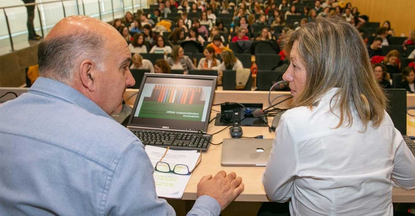 El Gobierno regional destaca lo importante de ofrecer herramientas pedagógicas de calidad al profesorado que imparte clase al alumnado con altas capacidades 