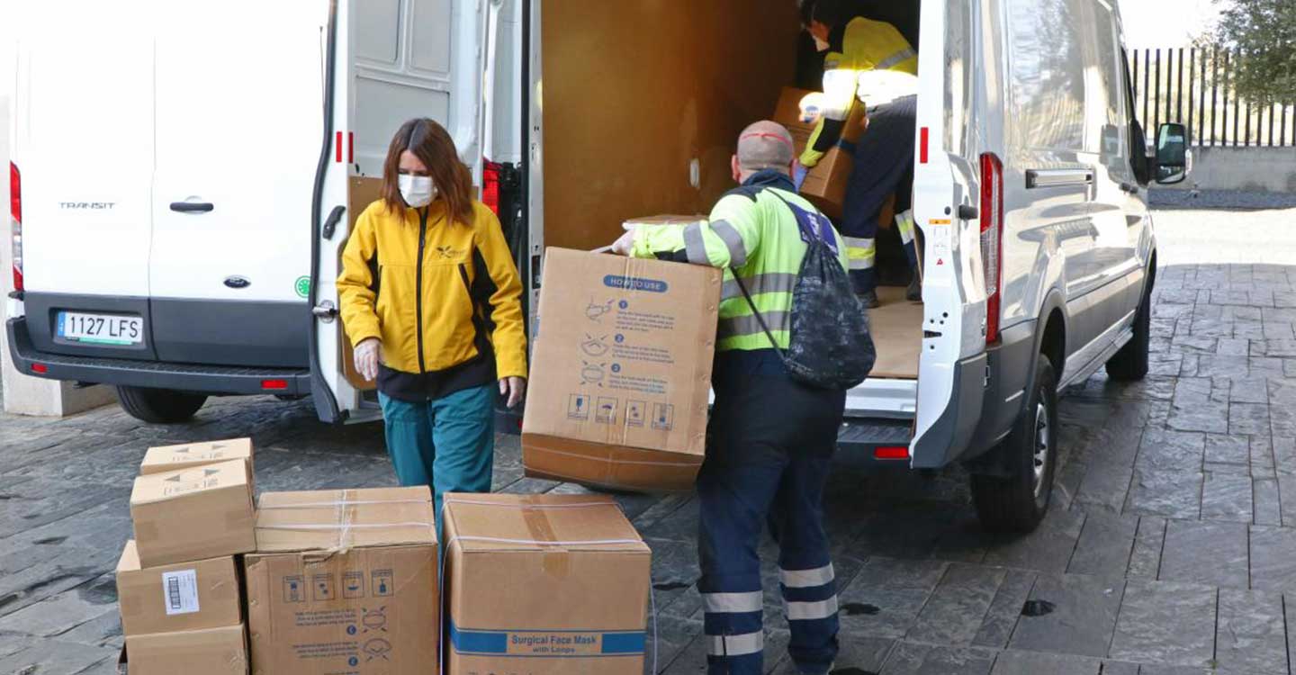 El Gobierno de Castilla-La Mancha ha realizado esta semana un nuevo envío a los centros sanitarios con cerca de 672.000 artículos de protección