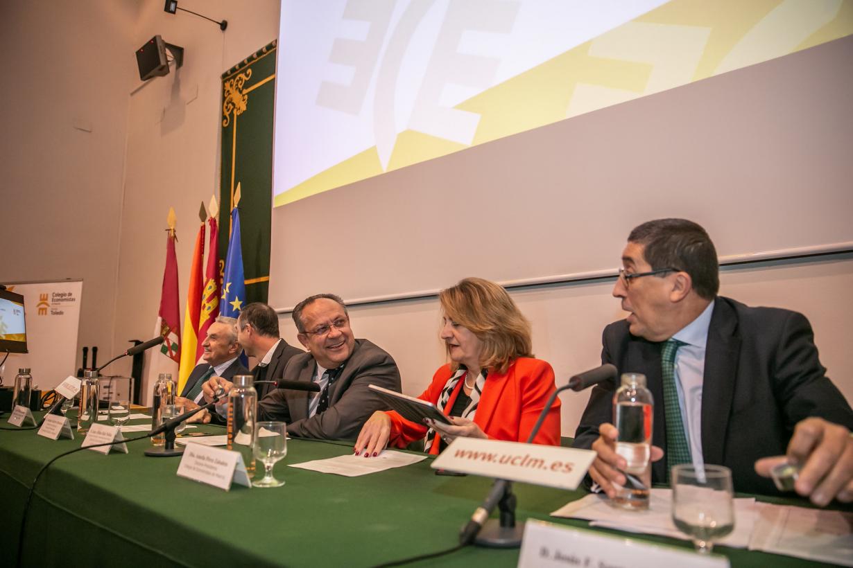 El Gobierno de Castilla-La Mancha destaca el papel de los economistas y su labor en el sector público para favorecer el progreso económico y el bienestar social