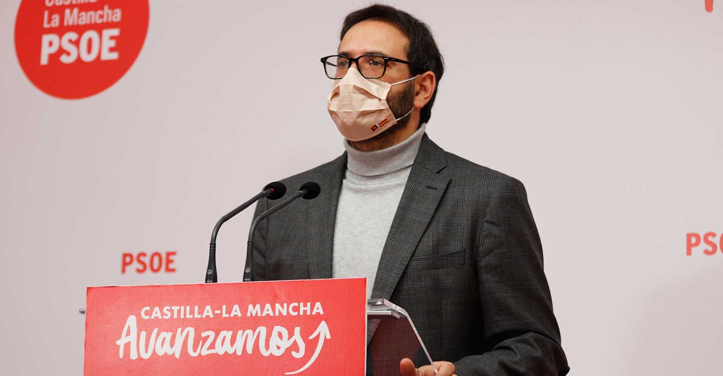 Gutiérrez reclama a Núñez que abandone el “silencio cómplice” y recuerda que mantiene al mismo tesorero que Cospedal  
