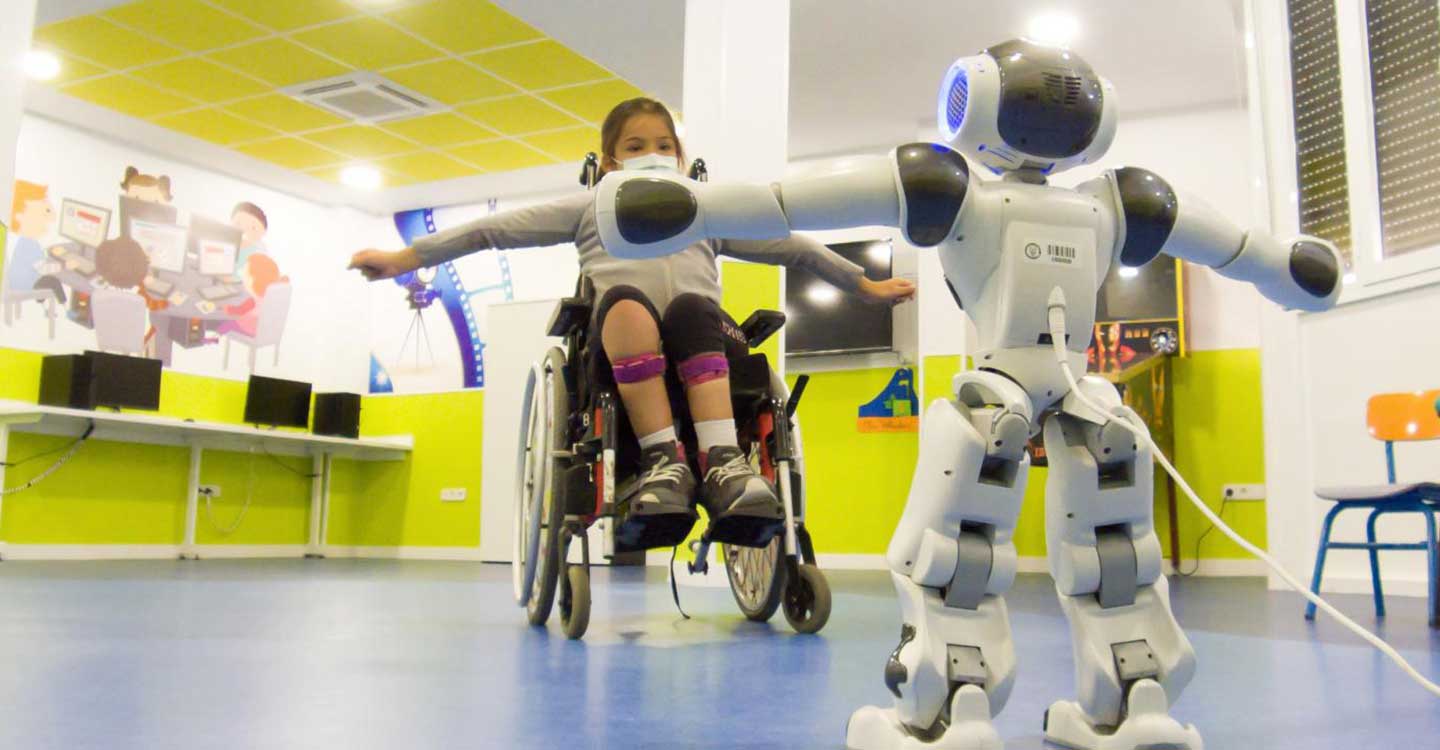 El Hospital Nacional de Parapléjicos experimenta con la robótica social aplicada a la neurorrehabilitación de niños con lesión medular