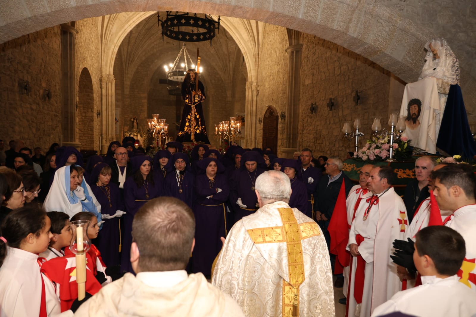 La lluvia impide la salida de la procesión del Domingo de Resurrección en la Semana Santa villacañera