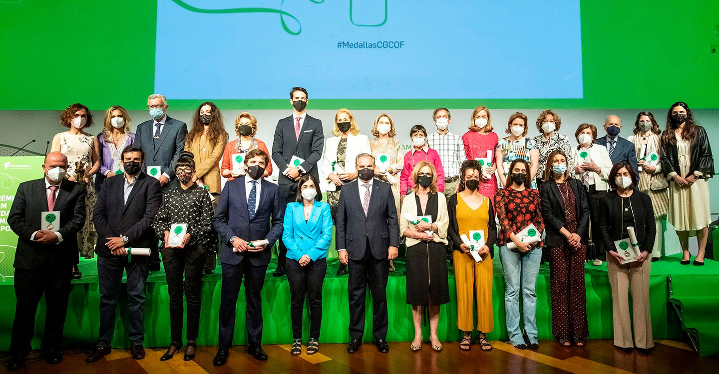 La ministra de Sanidad tuvo palabras de recuerdo para todos los profesionales farmacéuticos fallecidos a causa de la pandemia, con quienes, ha asegurado, “siempre estaremos en deuda”