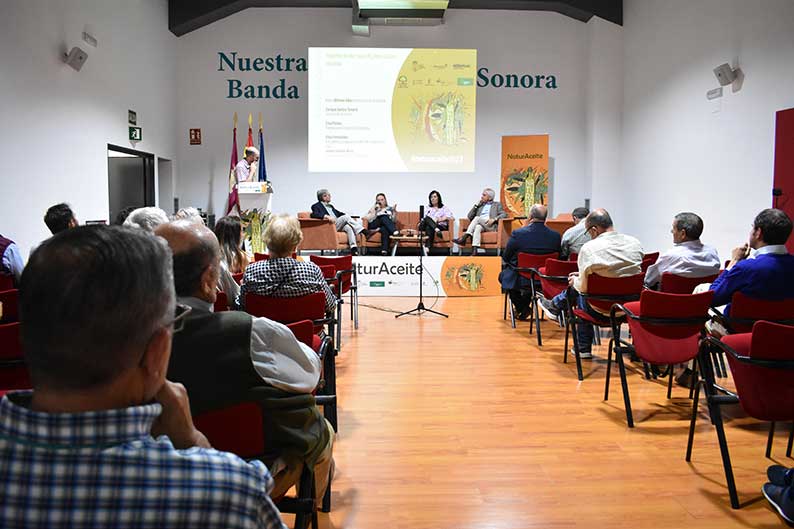 NaturAceite 2024, cita profesional para buscar soluciones a la crisis del campo y su impacto en el olivar