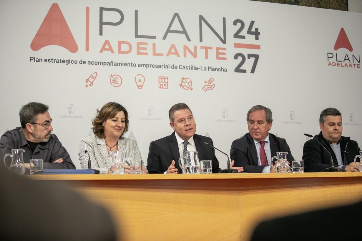 El nuevo Plan Adelante 2024-2027 destina dos de cada tres euros a apoyar la inversión y la financiación de las pymes y autónomos de CLM