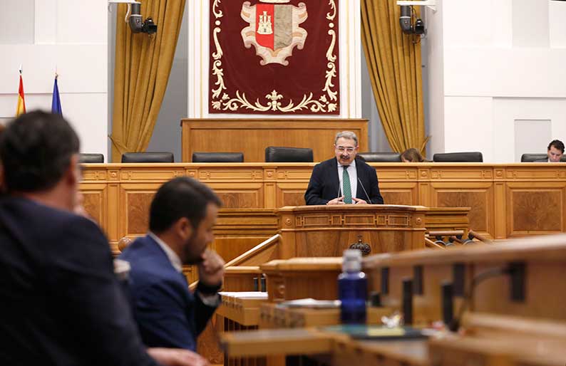El Pleno de las Cortes de Castilla-La Mancha aprueba tres resoluciones socialistas sobre regadíos, listas de espera sanitarias y el Pacto por la Infancia