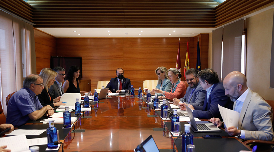 El Pleno de las Cortes de Castilla-La Mancha debate y vota la Proposición de Ley para agilizar la tramitación de los proyectos de energías renovables