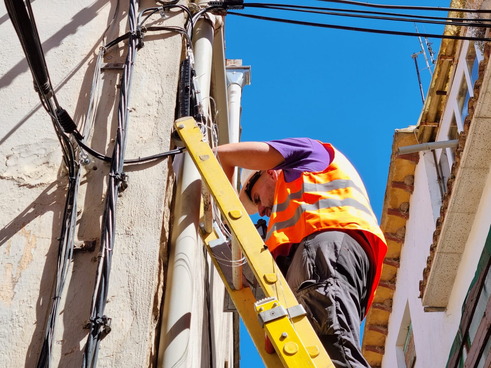 Castilla-La Mancha cuenta desde hoy con un nuevo servicio de fibra óptica y telefonía móvil por 20 euros al mes para siempre