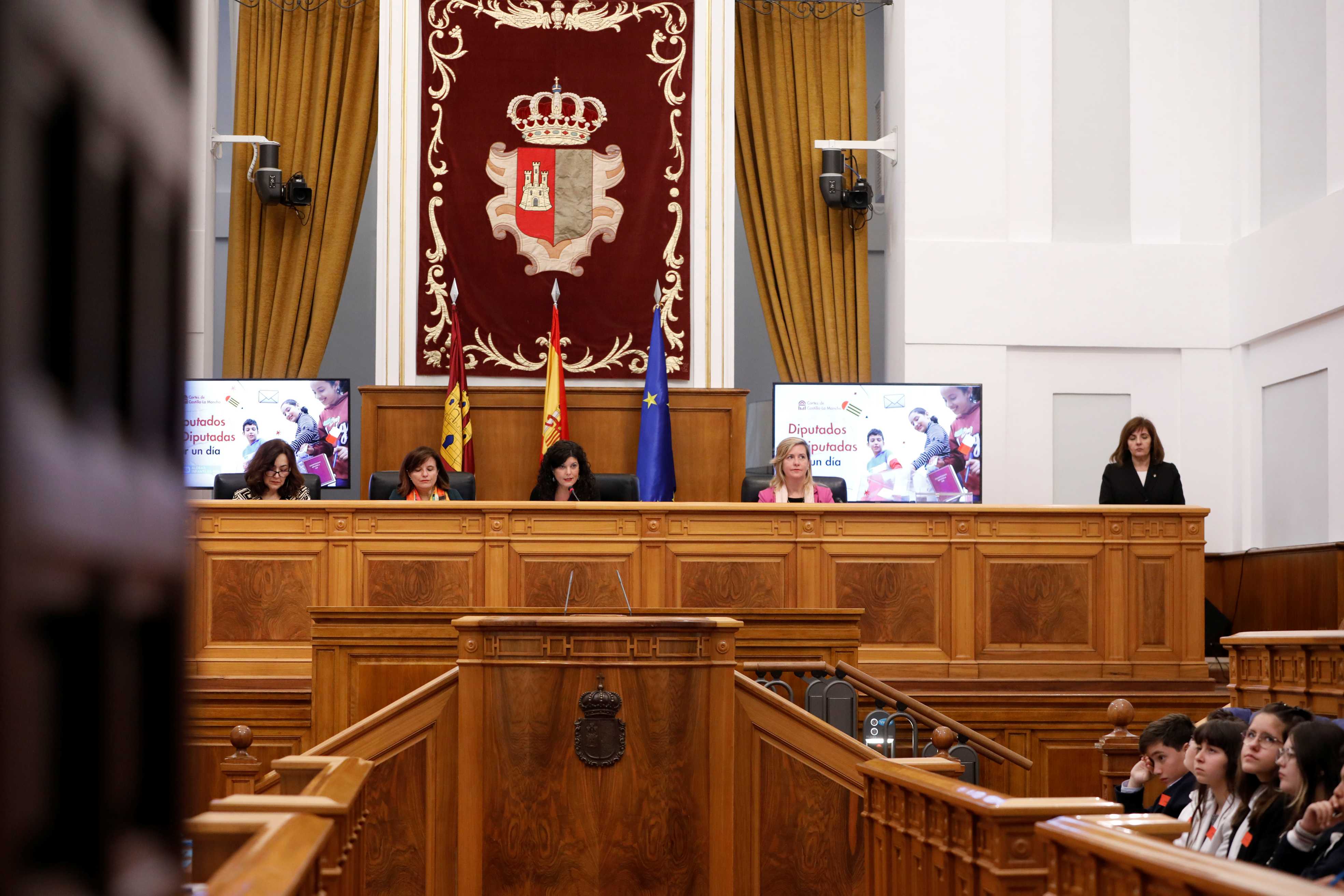 La vicepresidenta de Las Cortes de Castilla-La Mancha reivindica que se mantenga el consenso en torno a los temas de Infancia en la Cámara regional 