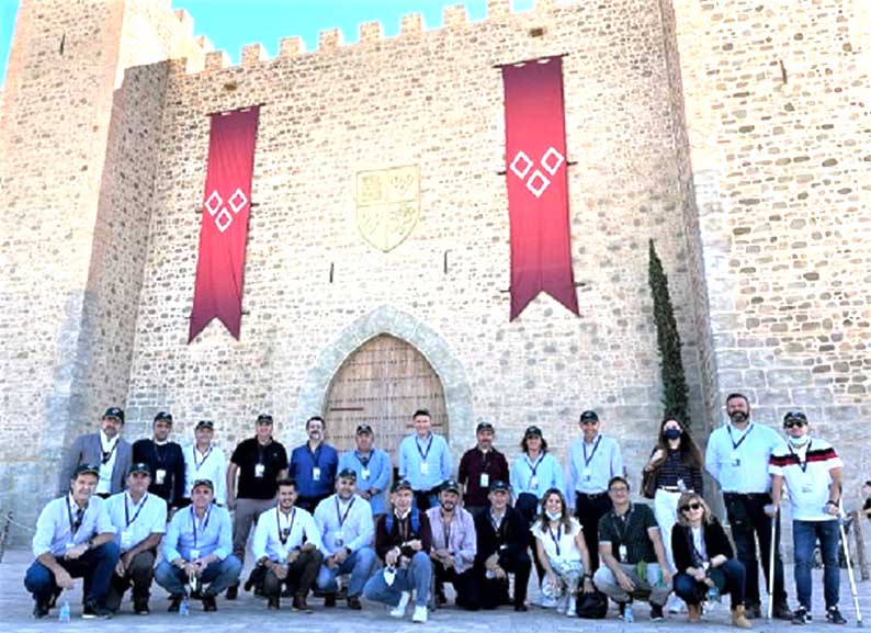 Visita institucional de Eurocaja Rural al parque temático Puy du Fou