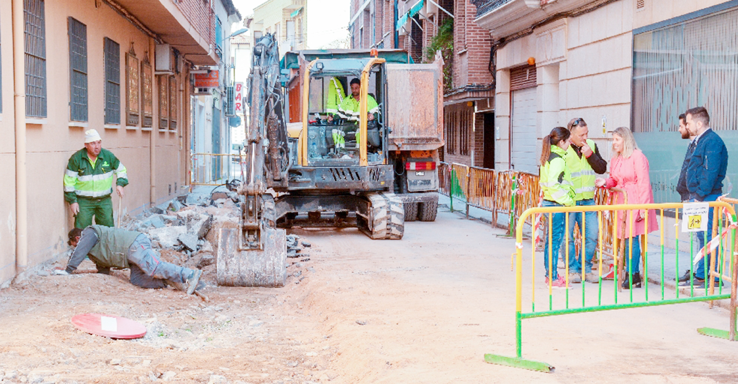 Iniciadas las obras de las calles José María Serna y Pintor López Torres