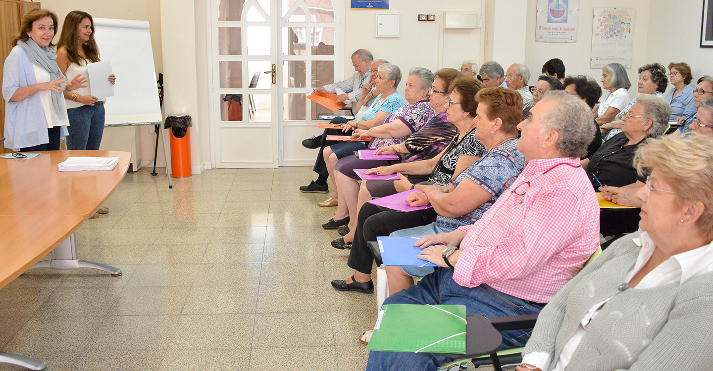 Iniciado el taller de memoria del centro de Servicios Sociales