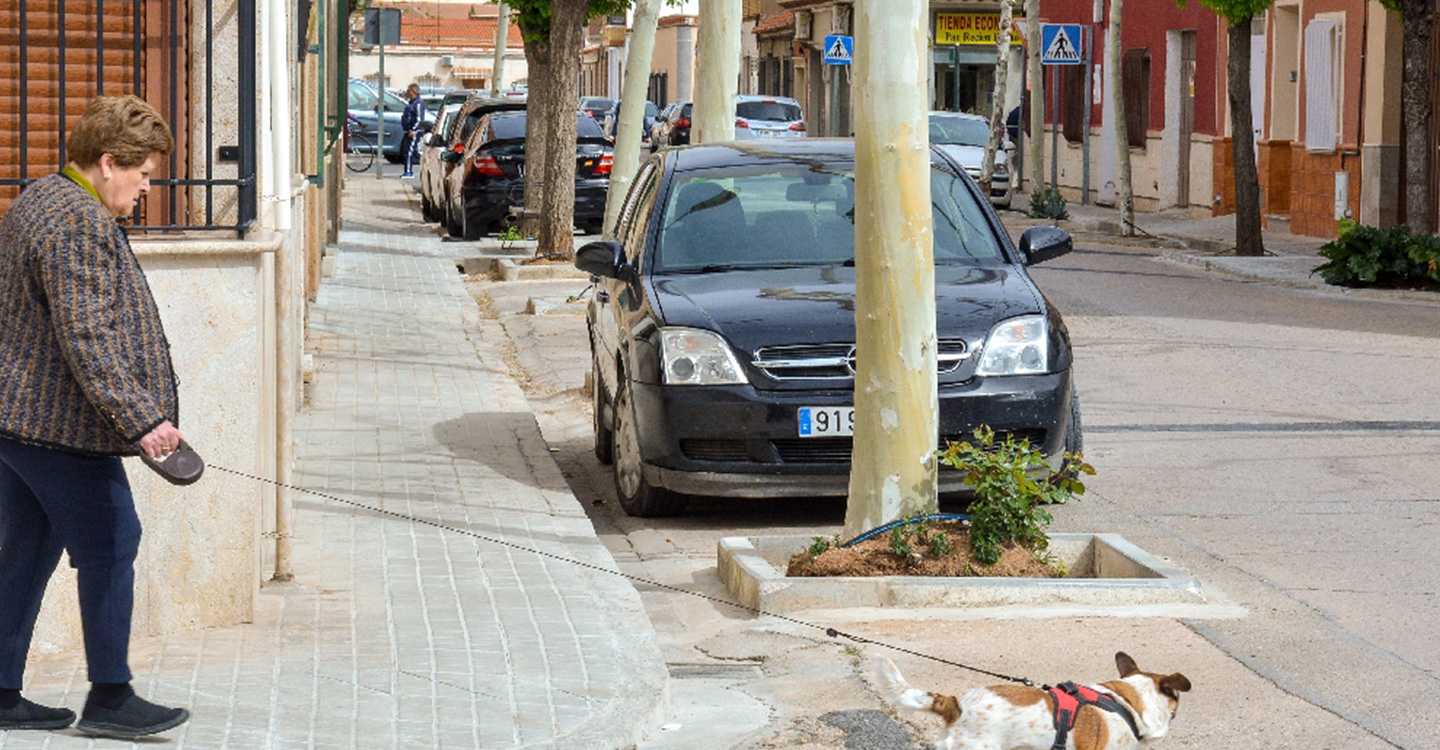 Finaliza un plan de mantenimiento de acerados en barrios