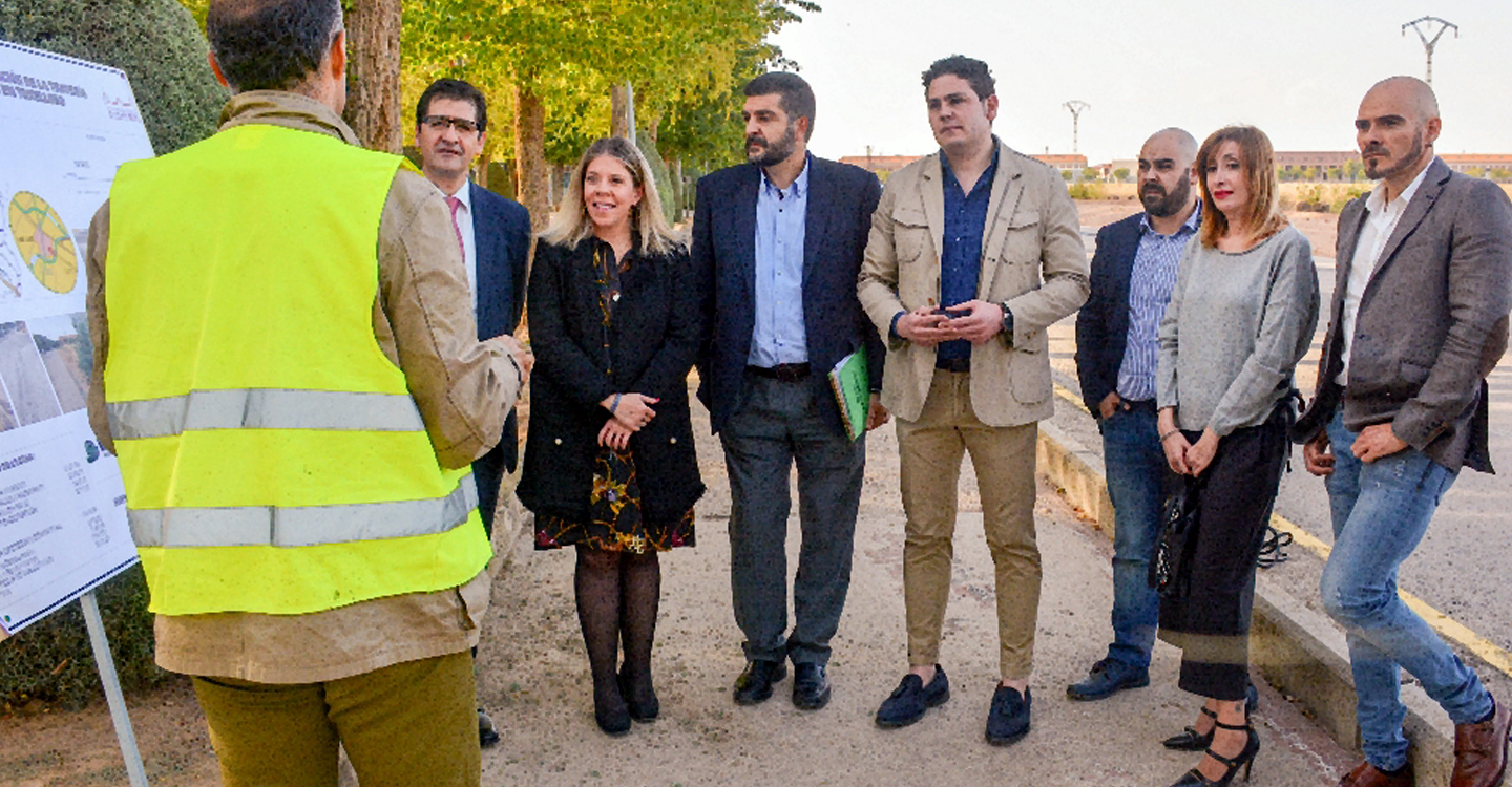 Jiménez y Caballero visitan las obras de remodelación del tramo urbano de la carretera de Ossa de Montiel