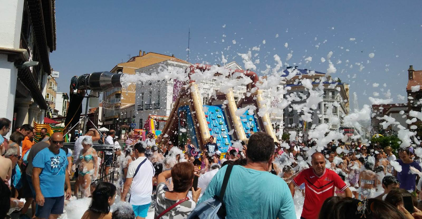 La Fiesta Acuática refresca esta calurosa mañana de Feria