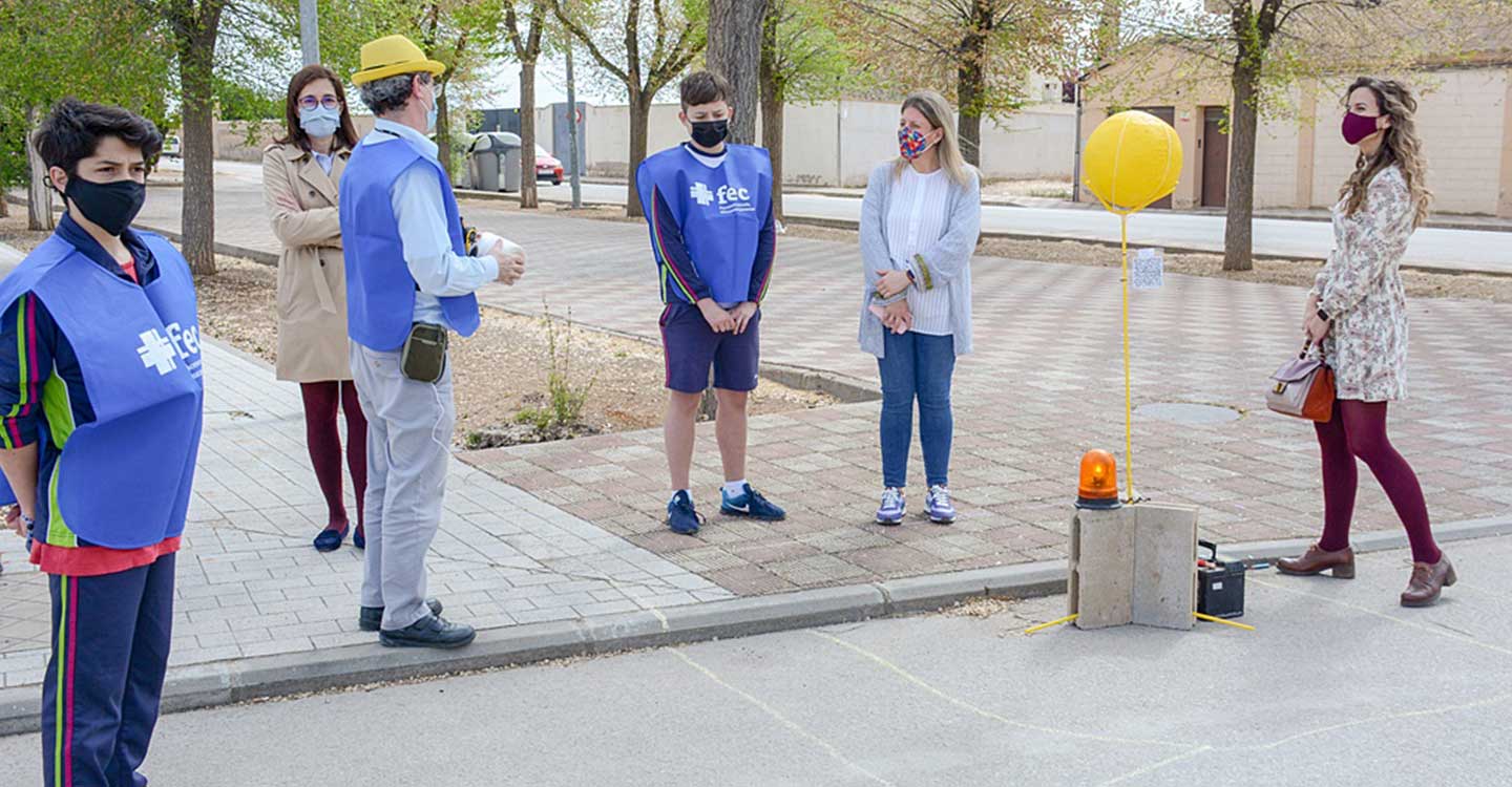 La alcaldesa de Tomelloso valora el excelente trabajo de los alumnos del Santo Tomás en torno al Sistema Solar
