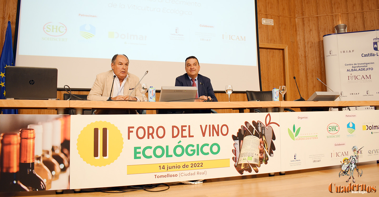 Arroyo clausura el II Foro del Vino Ecológico, organizado por la Fundación Agroecosistema y que se ha desarrollado en el IVICAM de Tomelloso